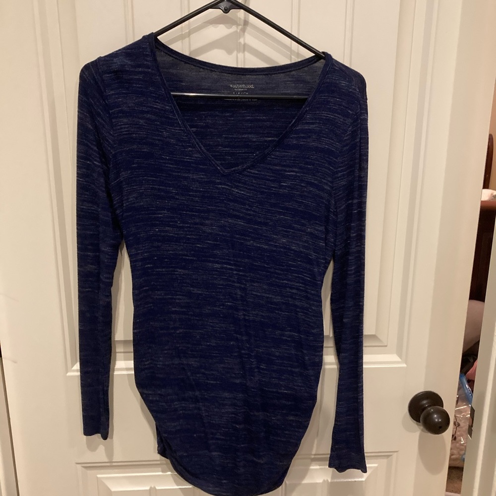 Blue long-sleeve maternity v-neck